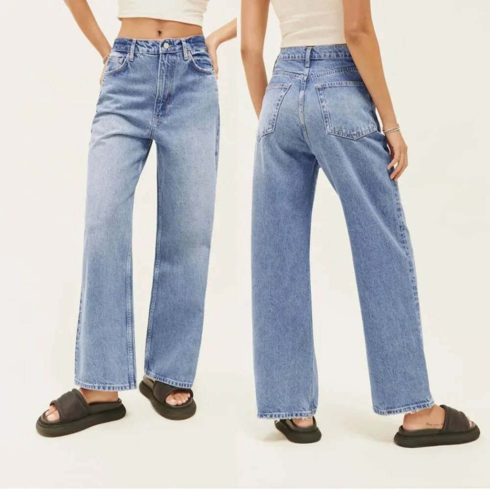 Reformation Wilder High Rise Wide Leg Cropped Jeans in Dillon Wash - Picture 2 of 10